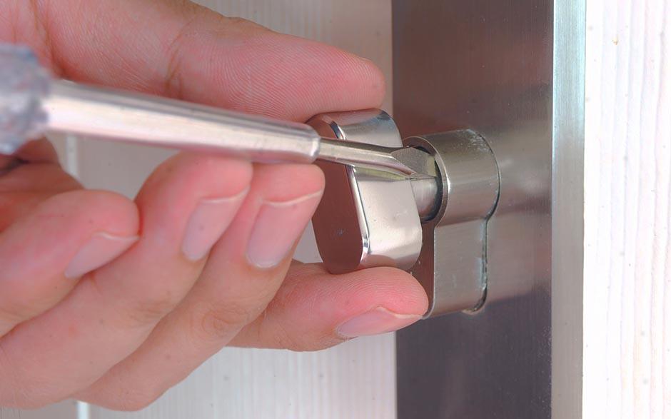 blinder une porte en bois Aubagne