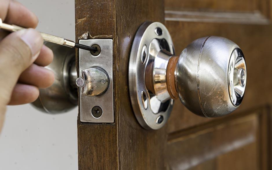 blinder une porte en bois Aubagne
